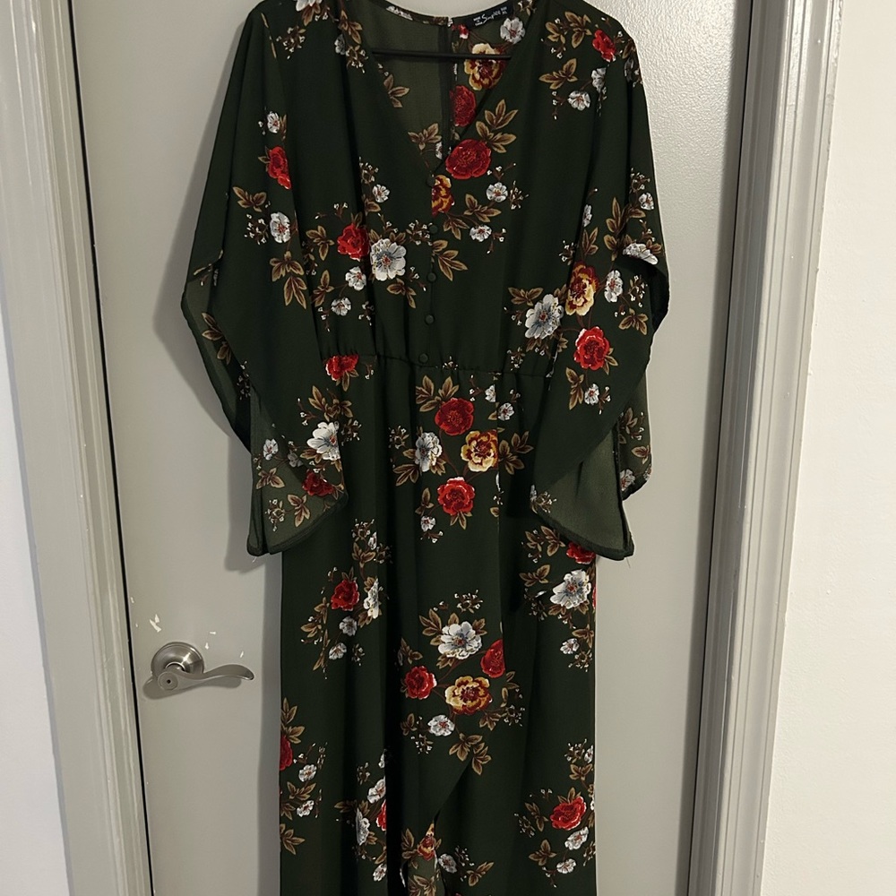 Woman’s Simplee high low dress XL olive green with flowers
